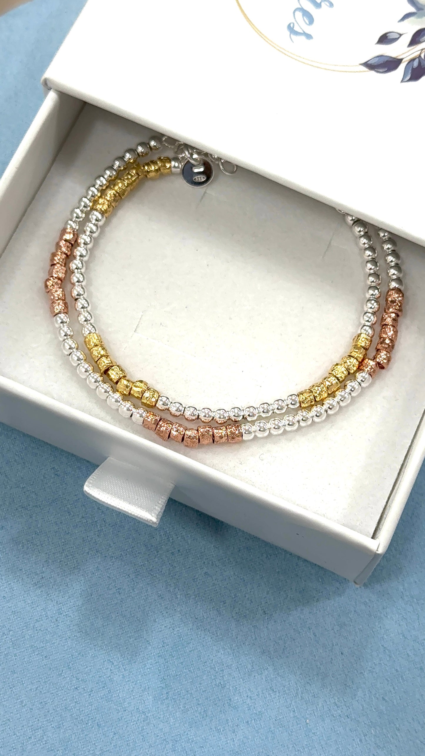 Bracciale sfere e sassolini puntellati